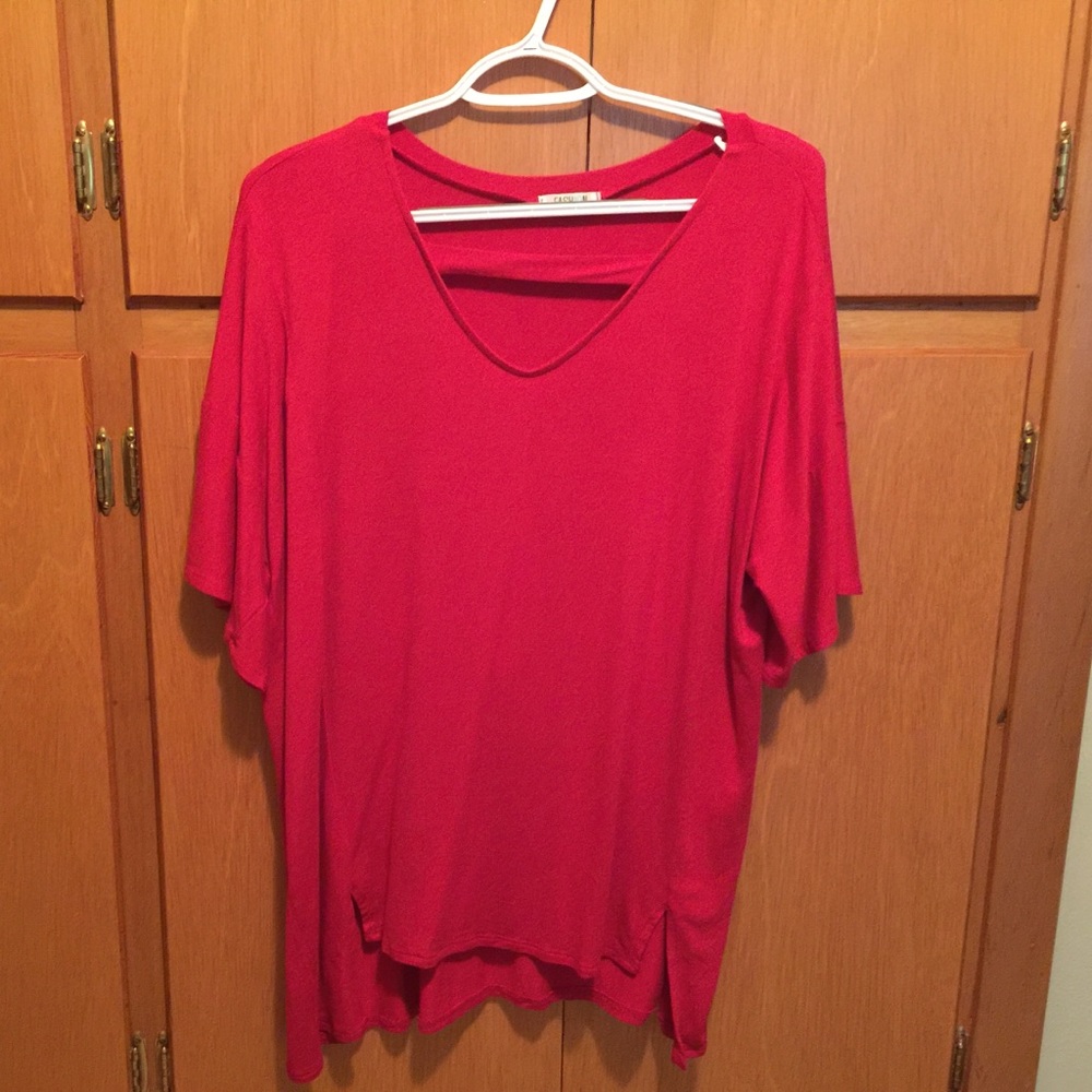 Oversized red V-neck top size M